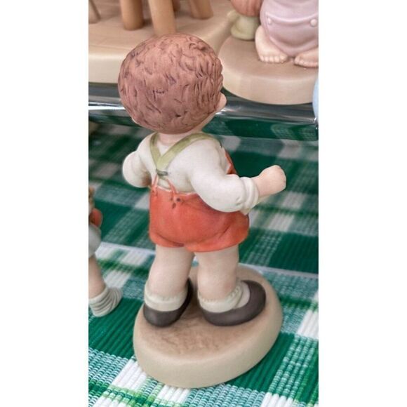 Memories of Yesterday Enesco Porcelain Figurine Boy With Empty Pockets Vintage N - Picture 8 of 8